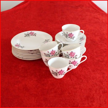 Kopper med rose motiv fra et loppemarked