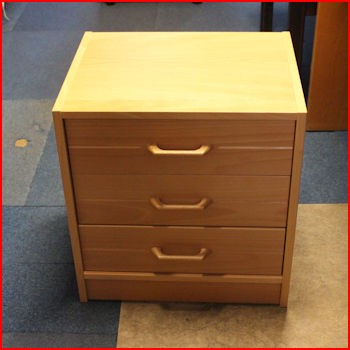 Brugte skabe - Skuffeangement fra et loppemarked